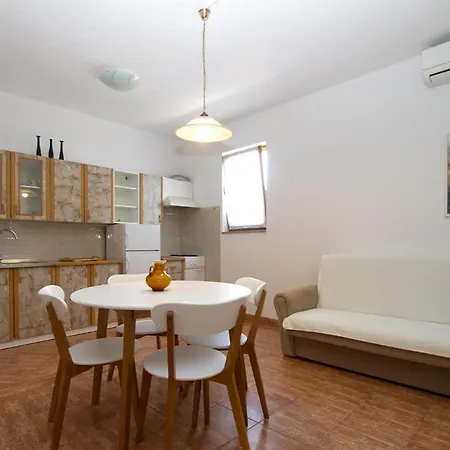Apartemnts Guido 762