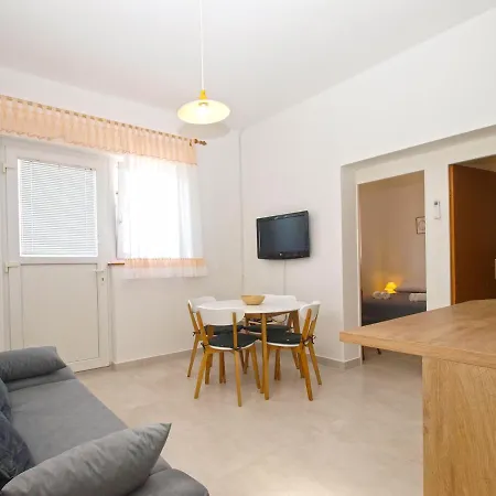Apartemnts Guido 762