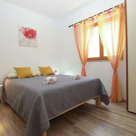 Apartemnts Guido 762 Pjescana Uvala